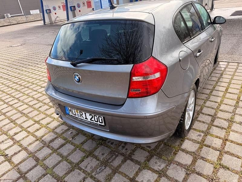 Gebraucht BMW 116 116 PS (85 kW) 2009 Grau Kleinwagen