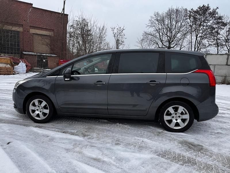 Gebraucht Peugeot 5008 112 PS (82 kW) 2011 Grau Van / Kleinbus