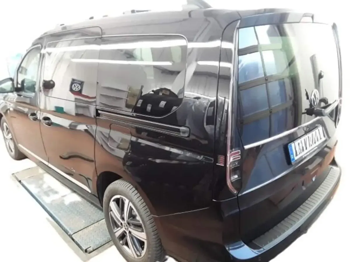 Gebraucht VW Caddy Maxi Style 114 PS (83 kW) 2022 Schwarz Van / Kleinbus