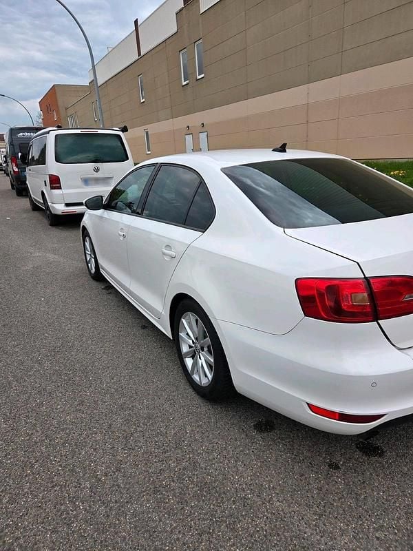 Usado VW Jetta 105 HP (77 kW) 2012 Branco Sedan