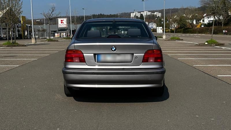 Gebraucht BMW 530 190 PS (139 kW) 2000 Grau Limousine