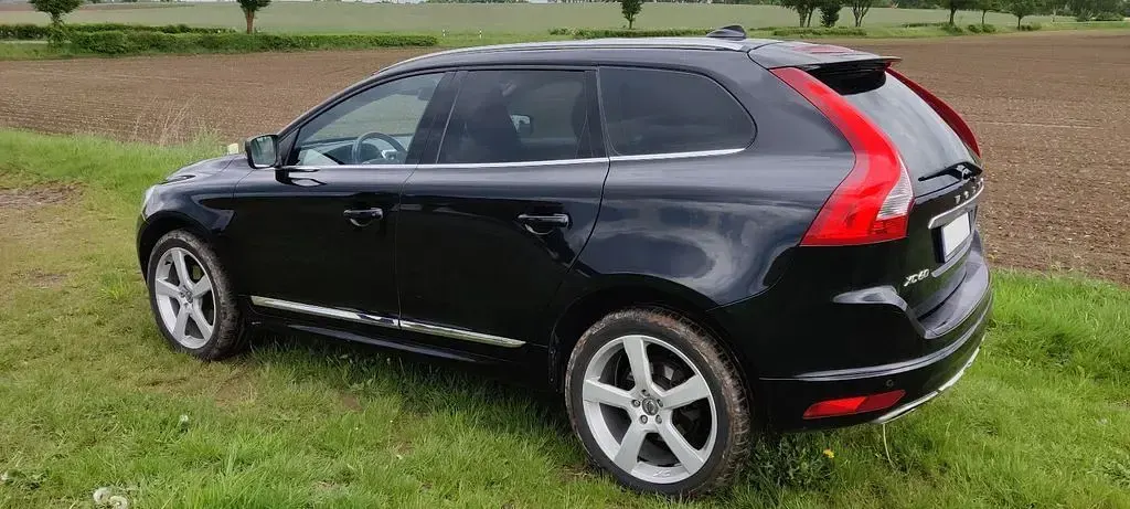 Używany Volvo XC60 215 KM (158 kW) 2013 Czarny SUV