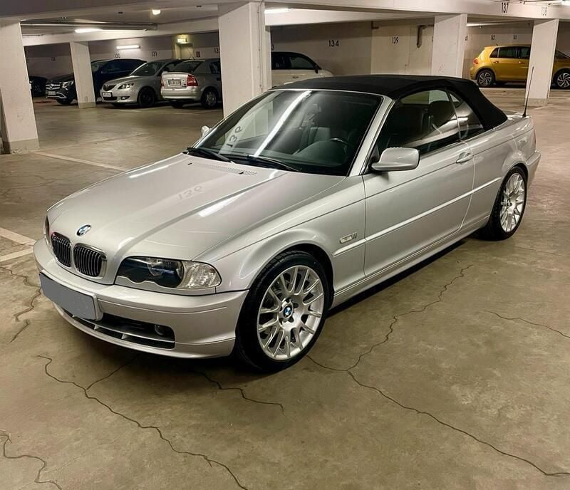 Silber Gebraucht 2001 BMW 320 Cabriolet Cabrio | 20.000 € - Bild 1/4