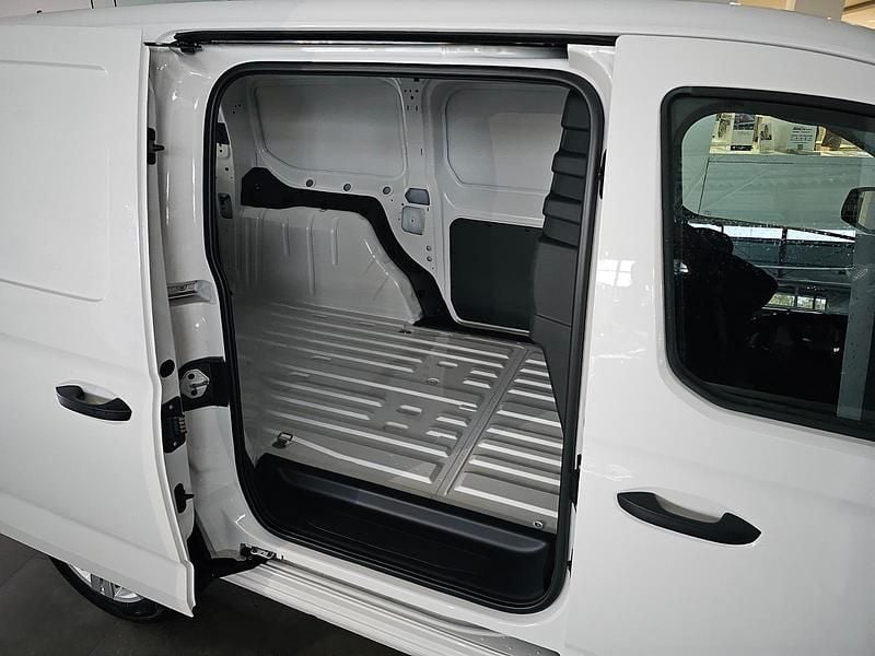 Gebraucht VW Caddy Maxi 102 PS (75 kW) 2023 Weiß Van / Kleinbus