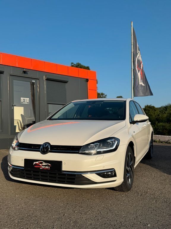 Weiß Gebraucht 2018 VW Golf VII Join Limousine | 16.700 € (Guter Preis) - Bild 1/4