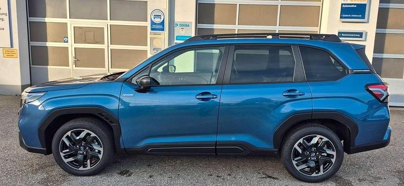 Neu Subaru Forester Exclusive+ 136 PS (100 kW) 2025 Horizon blue pearl SUV