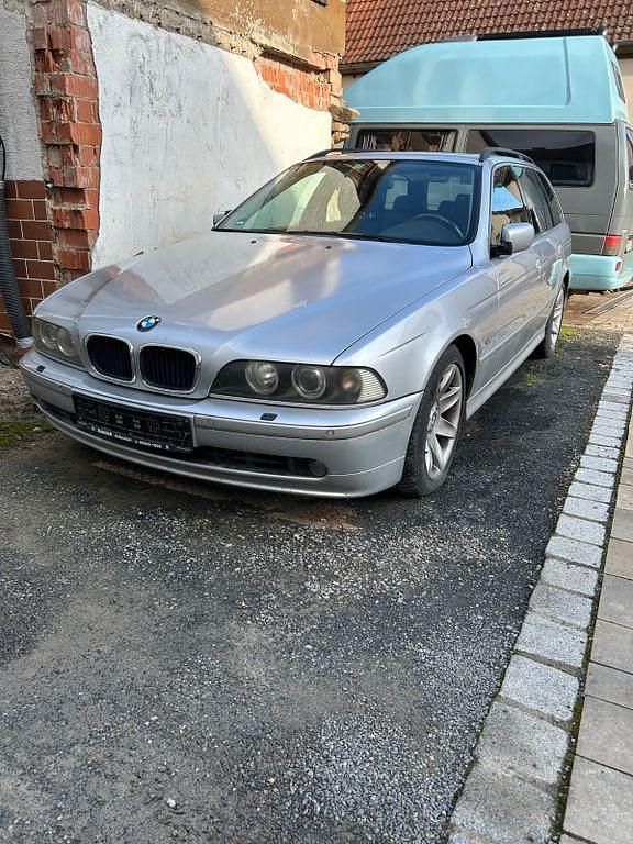 Second-hand BMW 530 193 CP (141 kW) 2002 Argintiu Berlinǎ