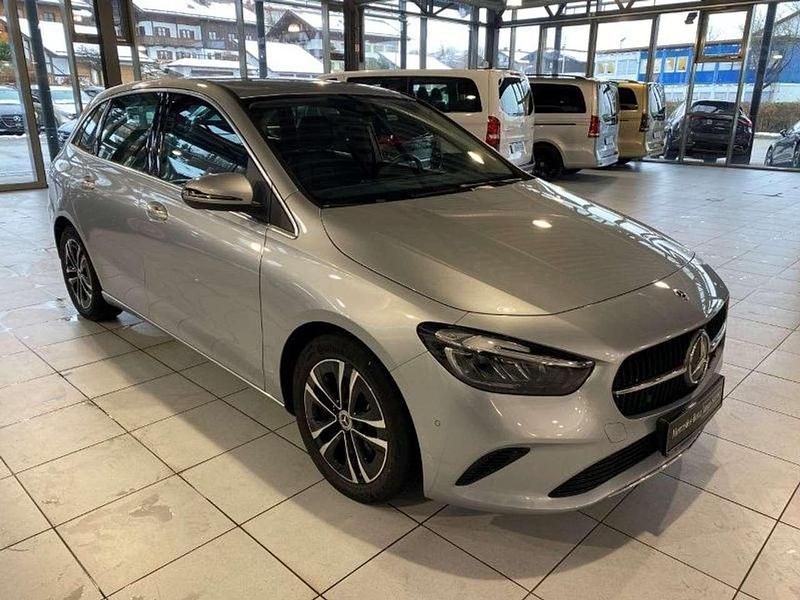 Gebraucht Mercedes B180 Advanced 136 PS (100 kW) 2024 Metalliclack hightechsilber Kleinwagen