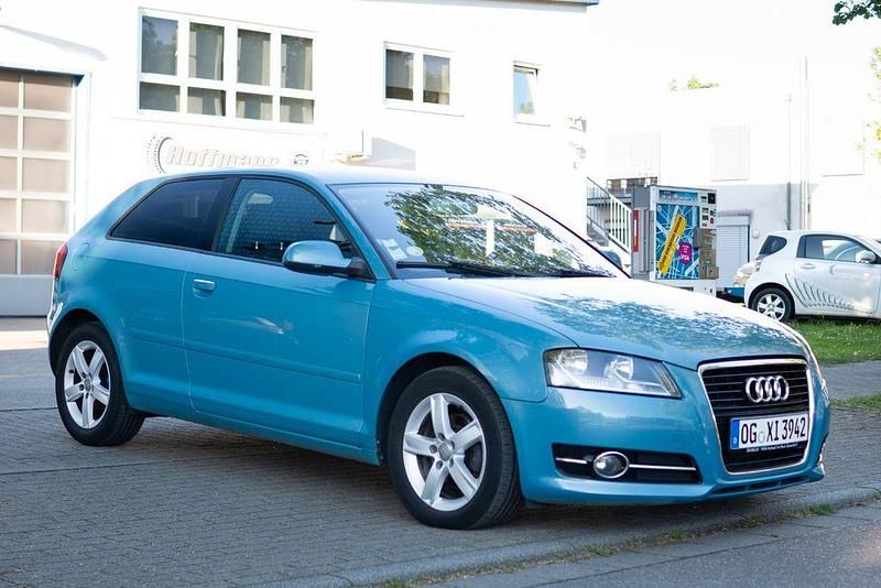 Second-hand Audi A3 105 CP (77 kW) 2010 Albastru Hatchback