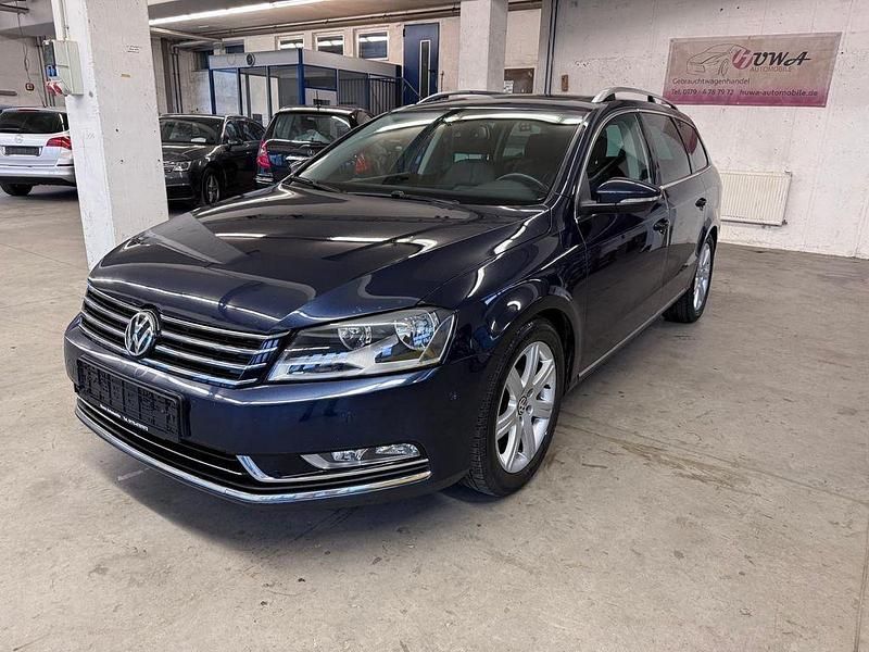Blau Gebraucht 2011 VW Passat Highline Kombi | 8.500 € (Fairer Preis) - Bild 1/4