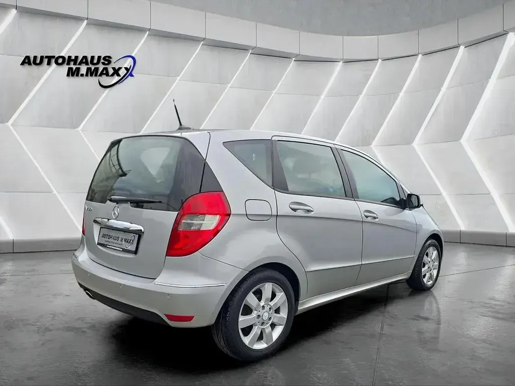 Gebraucht Mercedes A200 Avantgarde 136 PS (100 kW) 2010 Silber Limousine
