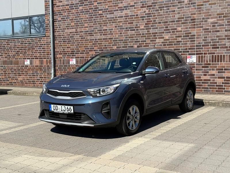 Gebraucht Kia Stonic 101 PS (74 kW) 2023 Grau SUV