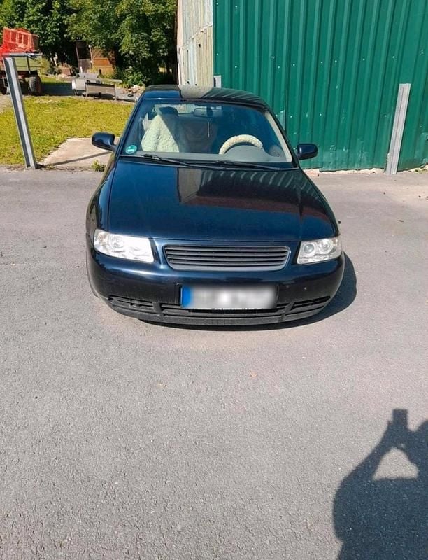 Blau Gebraucht 2001 Audi A3 Kleinwagen | 1.800 € (Teuer) - Bild 1/4