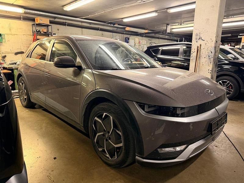 Grau Gebraucht 2021 Hyundai Ioniq 6 Techniq Limousine | 18.999 € (Superpreis) - Bild 1/4