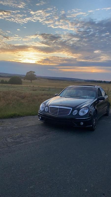 Schwarz Gebraucht 2002 Mercedes E500 Limousine | 7.500 € (Guter Preis) - Bild 1/4