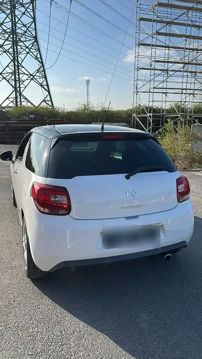Gebraucht Citroën DS3 82 PS (60 kW) 2015 Weiß Kleinwagen