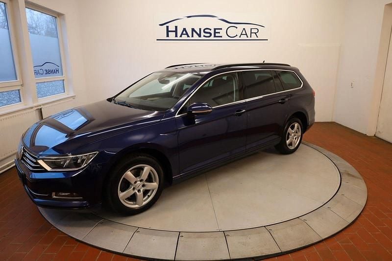 Gebraucht VW Passat R 150 PS (110 kW) 2018 Blau Kombi