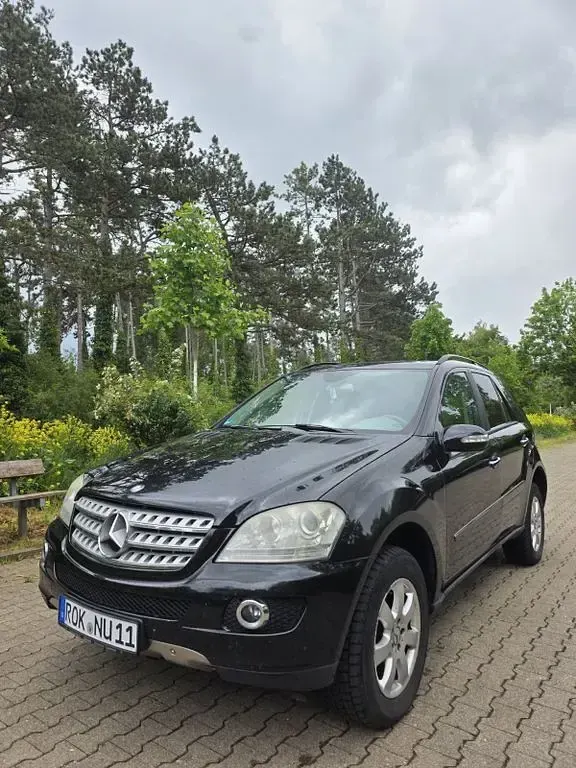 Gebraucht Mercedes ML320 224 PS (164 kW) 2006 Schwarz SUV