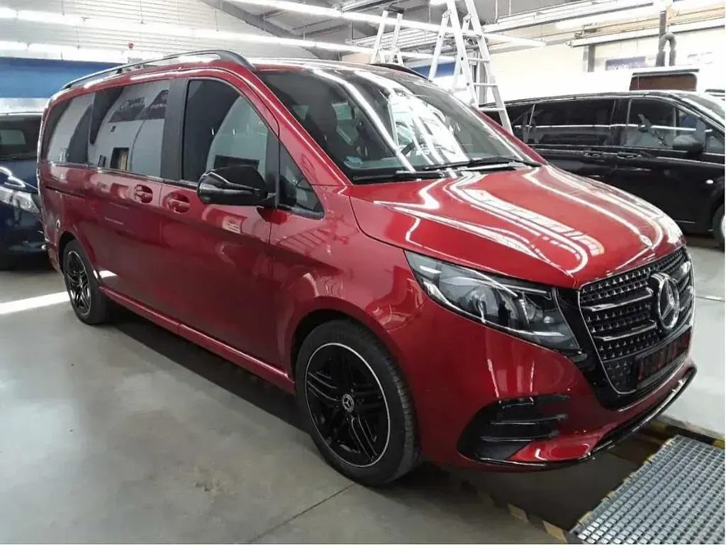 Gebraucht Mercedes V300 Exclusive 237 PS (174 kW) 2024 Hyazinthrot Van / Kleinbus