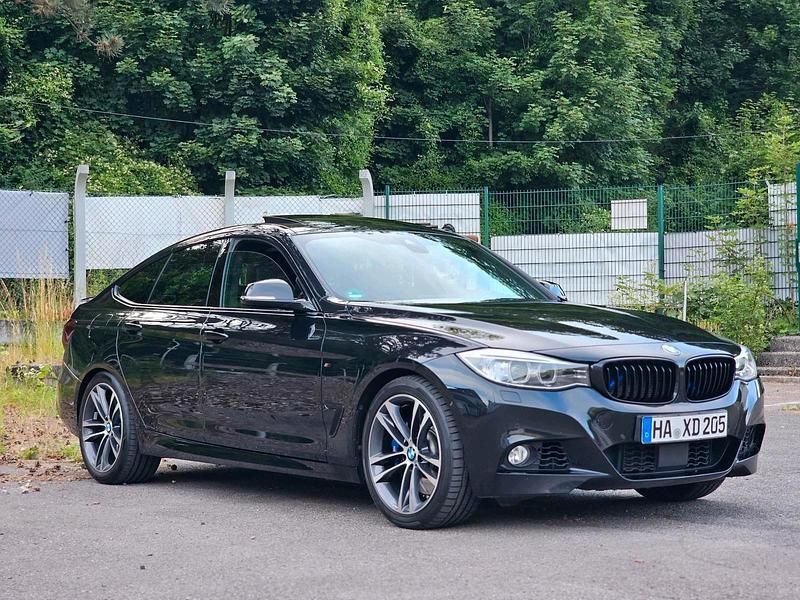 Schwarz Gebraucht 2016 BMW 330 Gran Turismo M Sport Limousine | 26.300 € (Etwas zu teuer) - Bild 1/4
