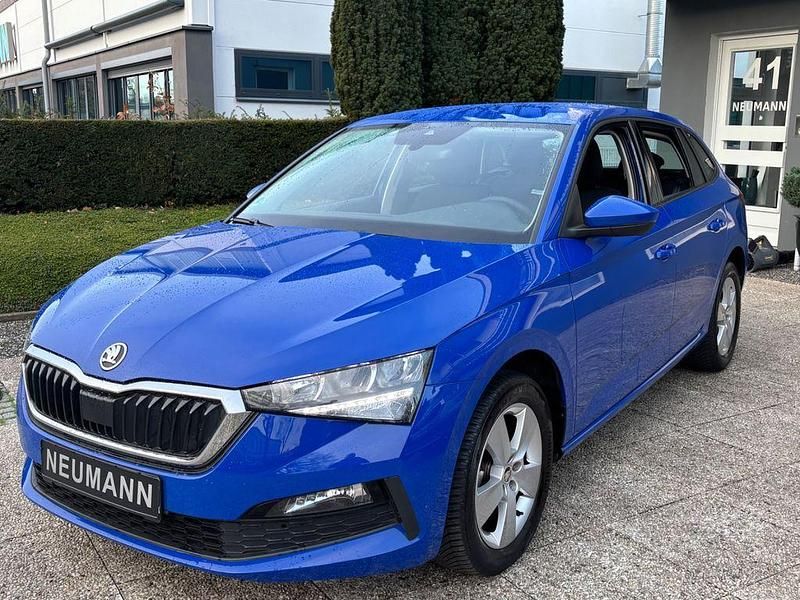 Blau Gebraucht 2022 Skoda Scala Cool Plus Kleinwagen | 15.300 € (Guter Preis) - Bild 1/4