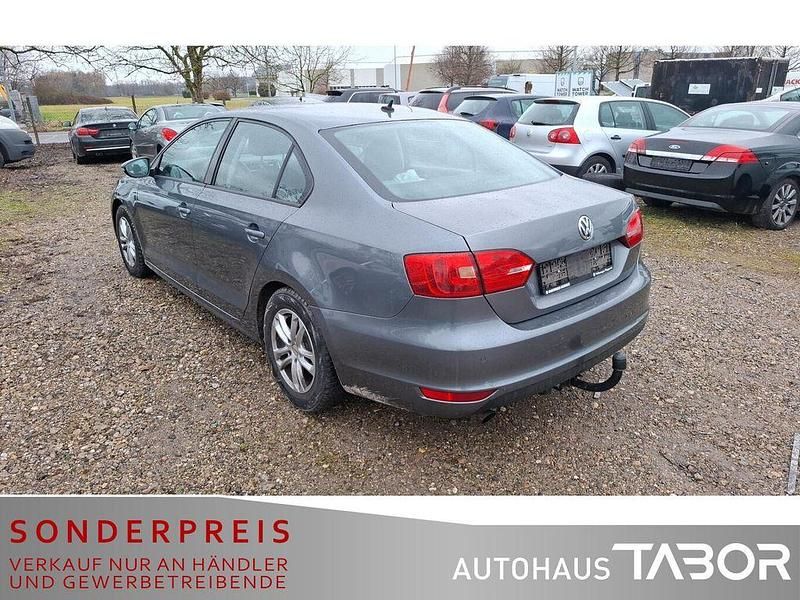 Gebraucht VW Jetta 105 PS (77 kW) 2012 Platinum grey Limousine