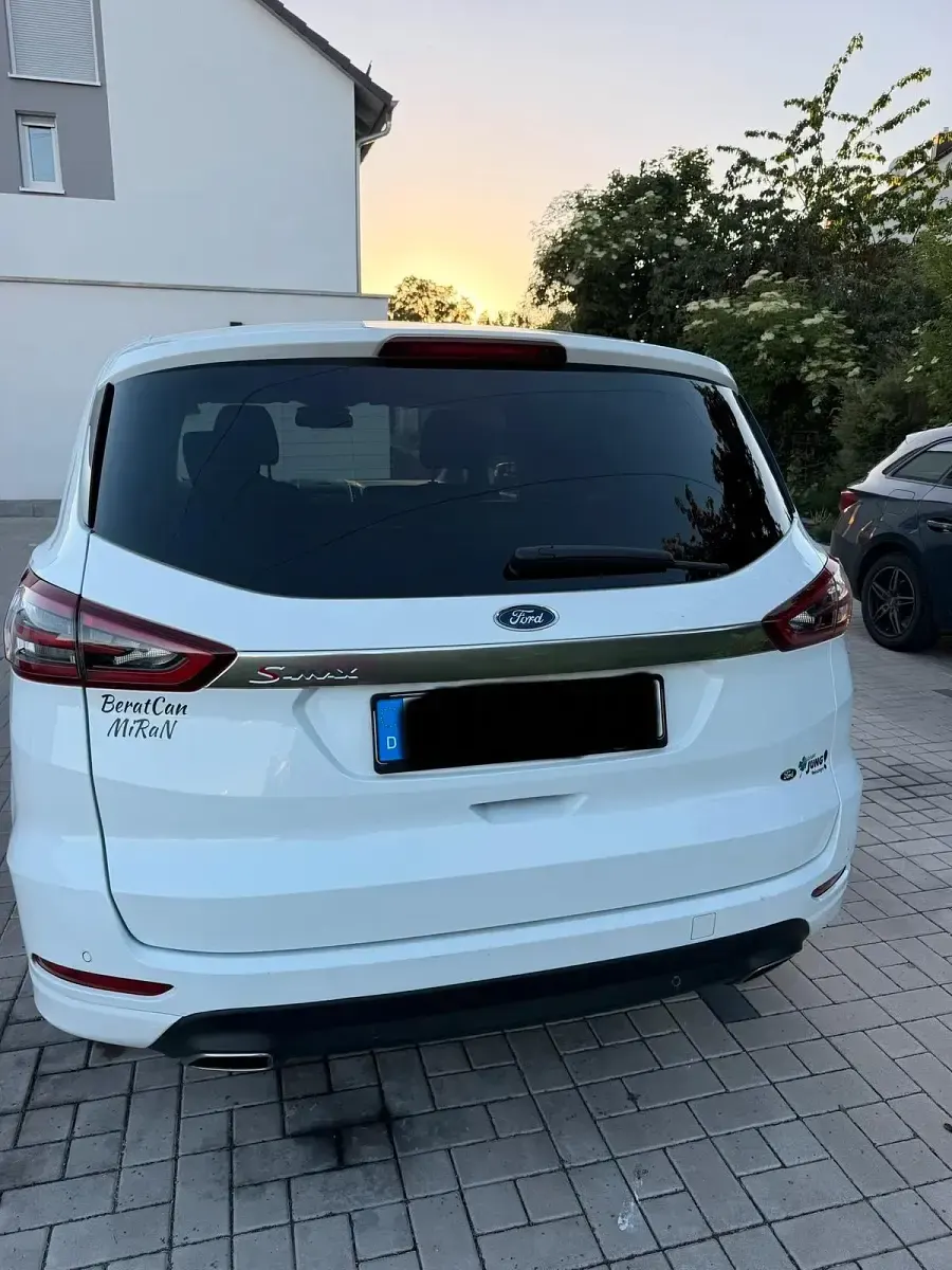 Gebraucht Ford S-MAX Titanium 209 PS (153 kW) 2016 Weiß Van / Kleinbus