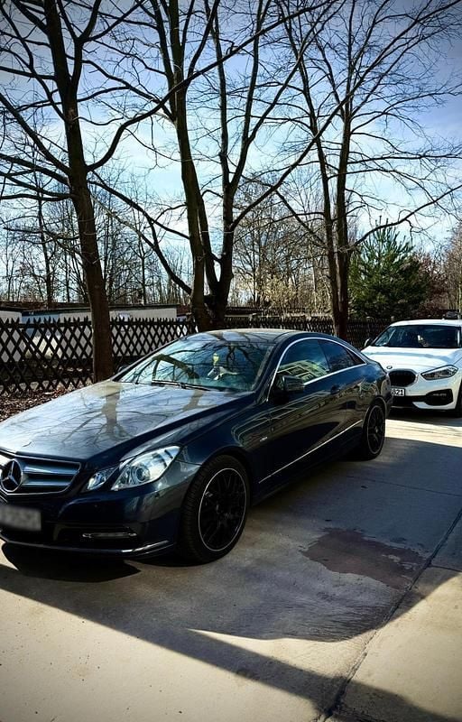 Gebraucht Mercedes E350 265 PS (194 kW) 2011 Grau Coupé