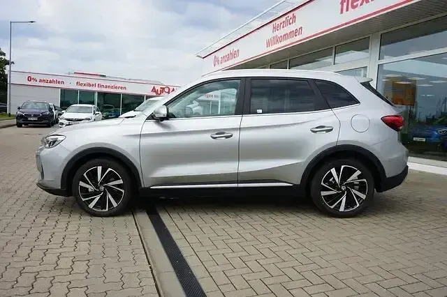 Neu MG ZS Luxury 197 PS (144 kW) 2026 Silber SUV