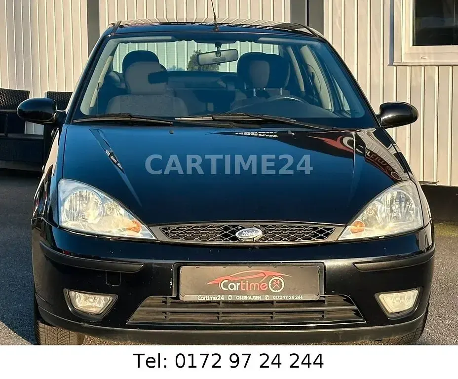 Używany Ford Focus 101 KM (74 kW) 2002 Czarny Sedan/Limuzyna