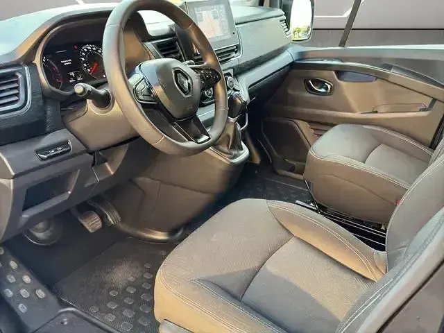 Gebraucht Renault Trafic 150 PS (110 kW) 2022 Grau Van / Kleinbus