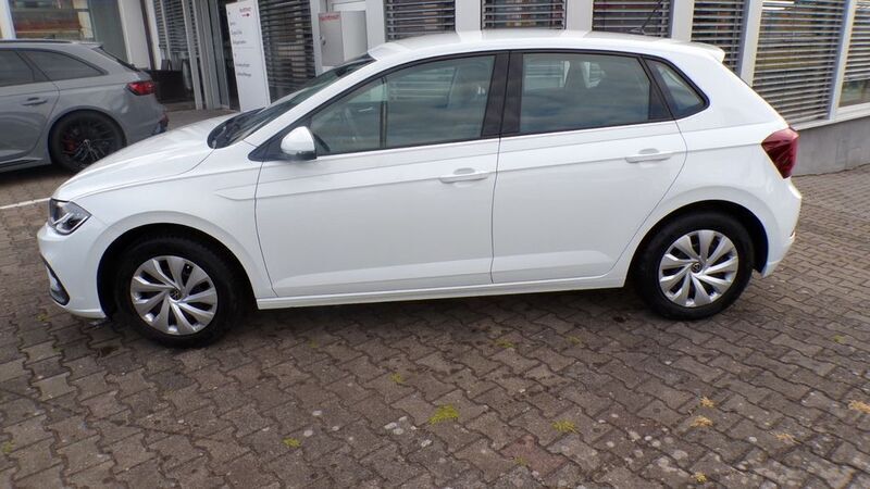 Weiß Gebraucht 2024 VW Polo Life Limousine | 16.450 € (Guter Preis) - Bild 1/4