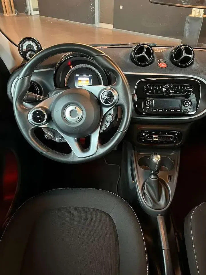 Gebraucht Smart ForFour 90 PS (66 kW) 2019 Schwarz Kleinwagen
