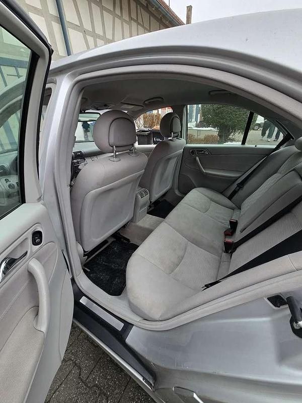 Gebraucht Mercedes C180 143 PS (105 kW) 2004 Grau Limousine
