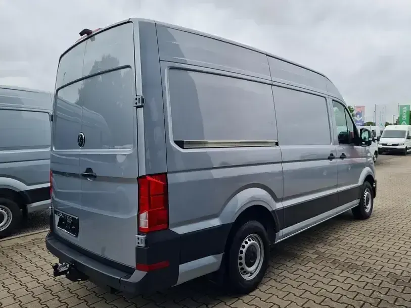 Gebraucht VW Crafter 140 PS (102 kW) 2024 Oyster silver (metallic) Van