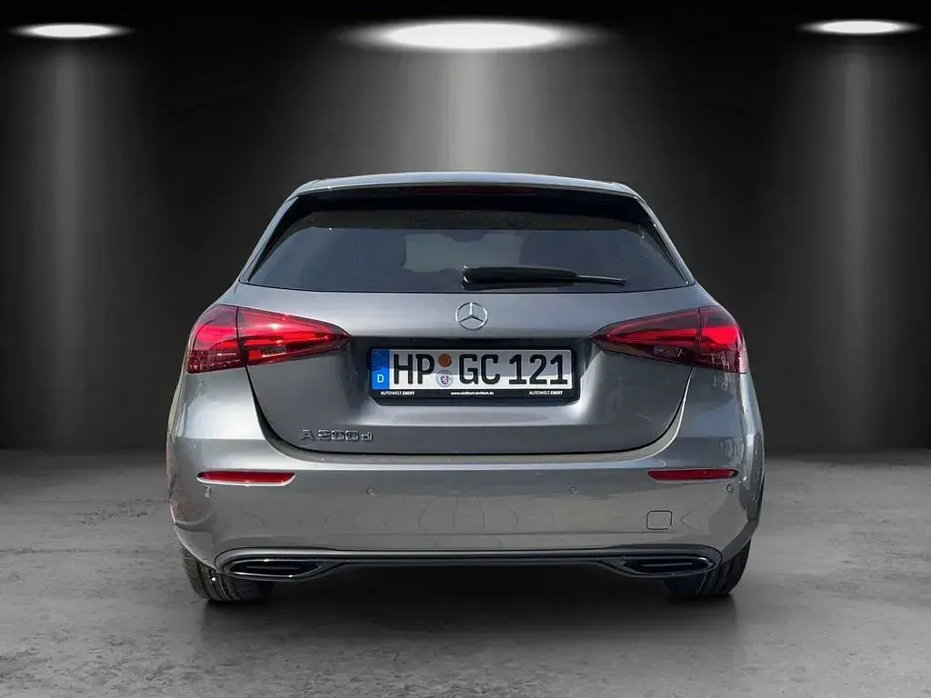 Gebraucht Mercedes A200 Progressive 150 PS (110 kW) 2024 Mountaingrau Kleinwagen