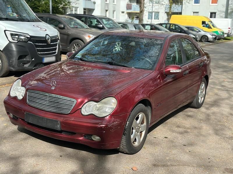 Gebraucht Mercedes C200 116 PS (85 kW) 2001 Rot Limousine
