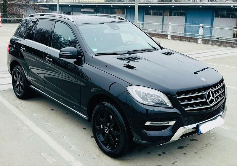 Gebraucht Mercedes ML350 258 PS (189 kW) 2013 Schwarz SUV
