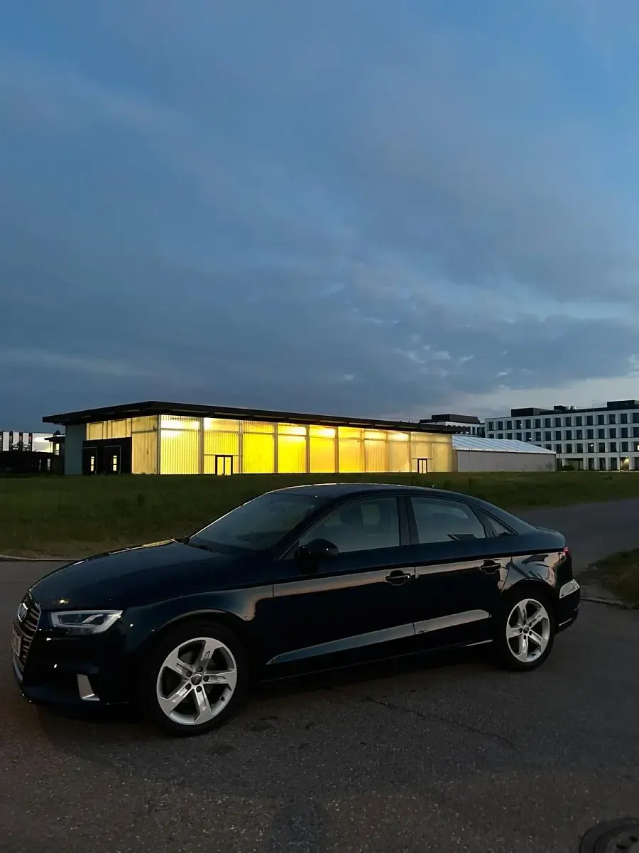 Gebraucht Audi A3 116 PS (85 kW) 2018 Blau Limousine