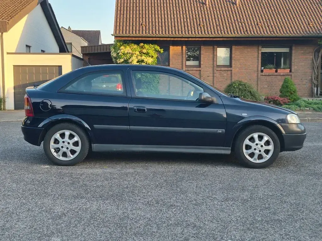Gebraucht Opel Astra Njoy 84 PS (61 kW) 2004 Blau Limousine