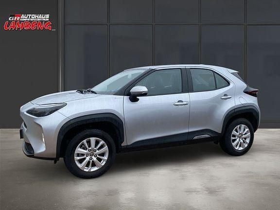 Gebraucht Toyota Yaris Hybrid Comfort 116 PS (85 kW) 2021 Shimmering silver metallic