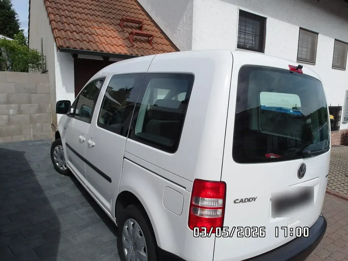 Używany VW Caddy 108 KM (79 kW) 2011 Biały Minivan