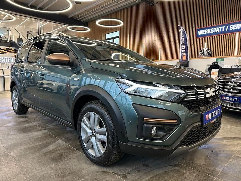 Gebraucht Dacia Jogger Extreme 101 PS (74 kW) 2023 Grün Van / Kleinbus