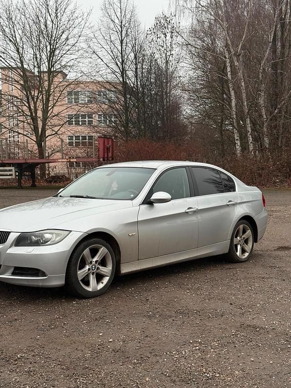 Gebraucht BMW 320 150 PS (110 kW) 2007 Silber Limousine