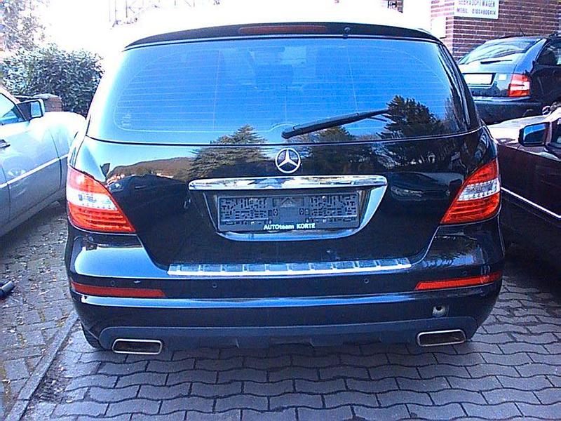 Gebraucht Mercedes R300 190 PS (139 kW) 2011 Schwarz Van / Kleinbus