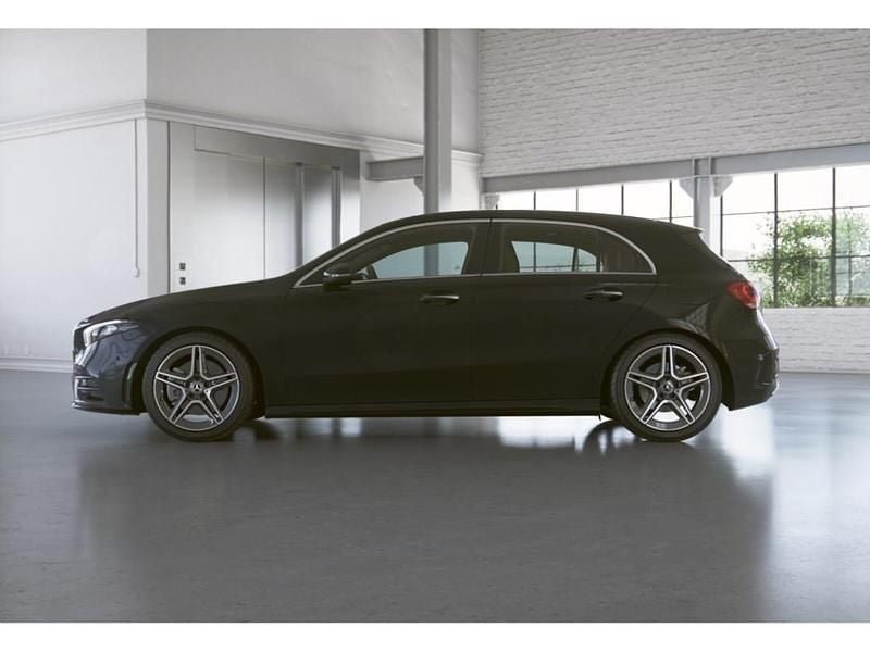 Gebraucht Mercedes A250 AMG 224 PS (164 kW) 2020 Metalliclack kosmosschwarz Limousine
