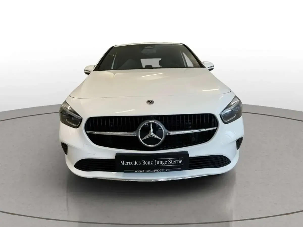 Gebraucht Mercedes B180 Progressive 136 PS (100 kW) 2025 Weiß Kleinwagen