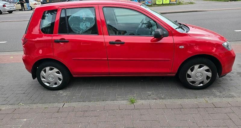 Rot Gebraucht 2005 Mazda 2 Limousine | 1.800 € - Bild 1/3