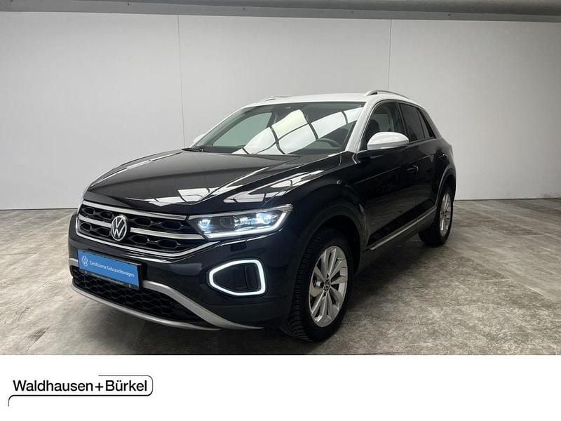 Deep black perleffekt Gebraucht 2024 VW T-Roc Style SUV | 29.900 € (Fairer Preis) - Bild 1/4