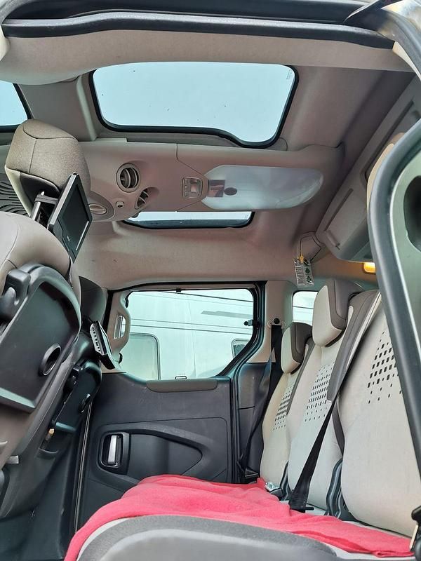 Gebraucht Citroën Berlingo SELECTION 114 PS (83 kW) 2014 Braun Van / Kleinbus